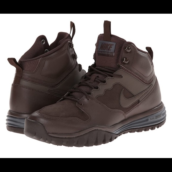 nike dual fusion hills mid